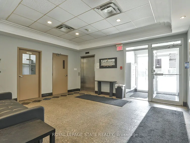 400 York Blvd #208 — Photo 5