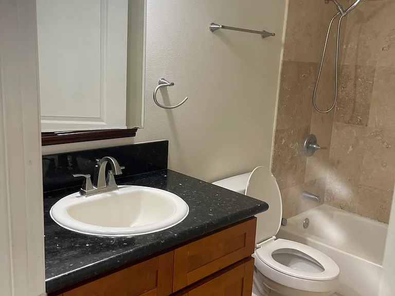 903 Lolena St #D — Photo 5