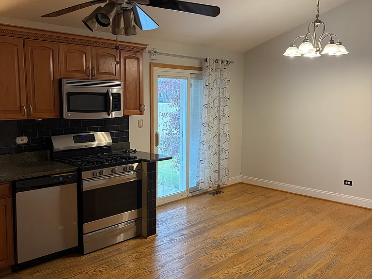 330 Heritage Pkwy — Photo 3