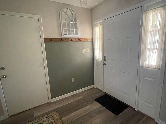 2nd image of 808 Fairway Lakes Dr