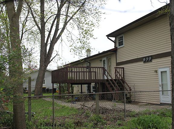 3rd image of 541 Indianwood Dr