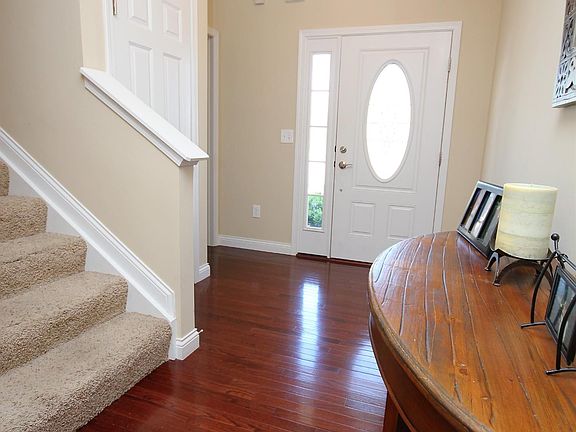 4th image of 427 Hennepin Dr