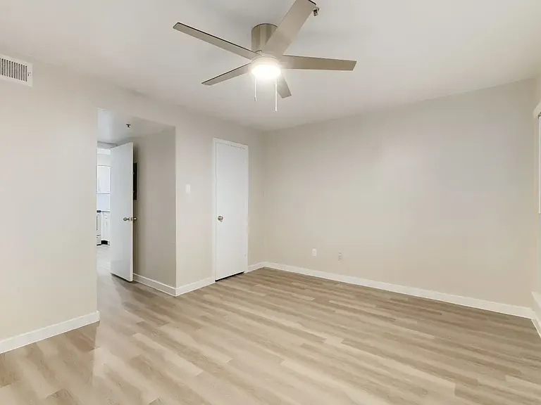 Rayside Residences — Photo 14