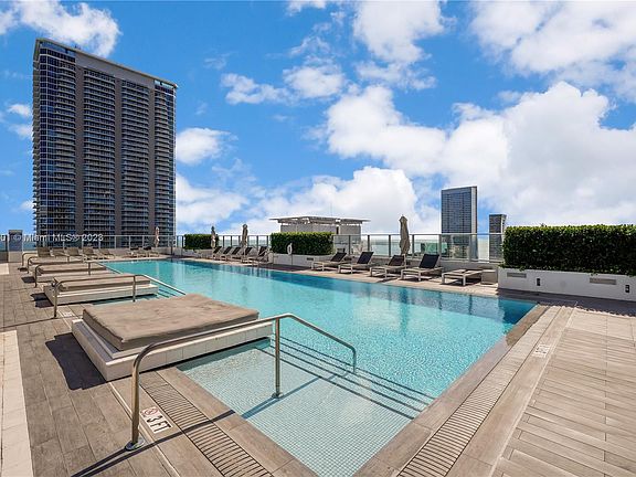 2nd image of 1010 Brickell Ave #3911