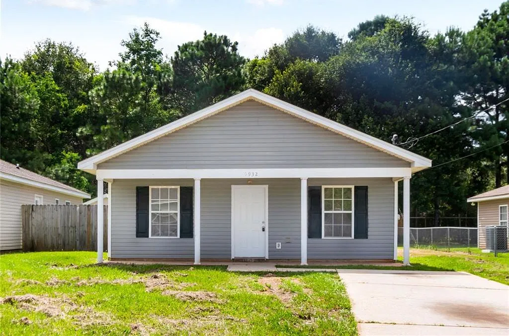 4 bed, 2.0 bath, 1242 sqft, $1,500 — Photo 2