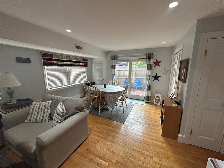 301 Swans Wharf Row — Photo 49