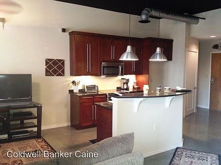 4th image of 927 S Main St Unit 206