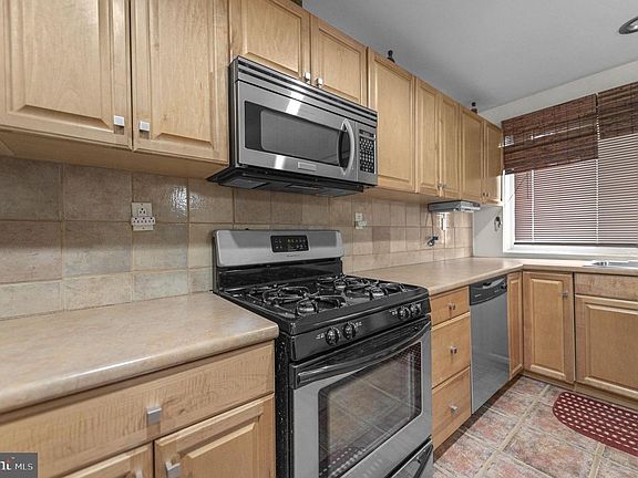 5th image of 8504 Forrest Ave