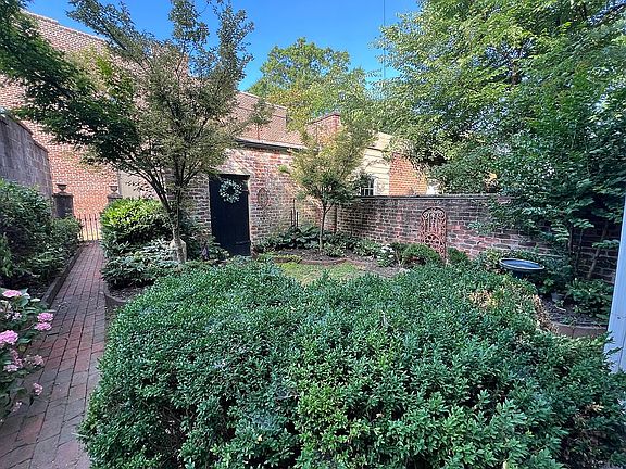 3rd image of 2103 Stuart Ave