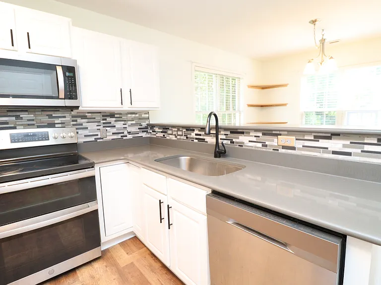 1727 Crag Burn Ln — Photo 9
