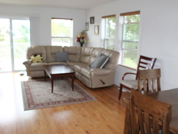3rd image of 121 Panther Dr