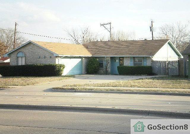 2nd image of 1624 E Park Blvd