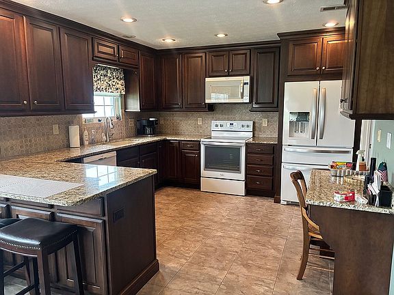 3rd image of 1506 Michael Dr