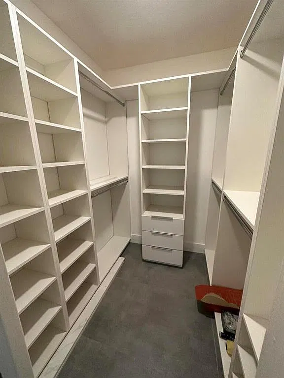 3 bed, 2.0 bath, 3521 sqft, $2,650 — Photo 4