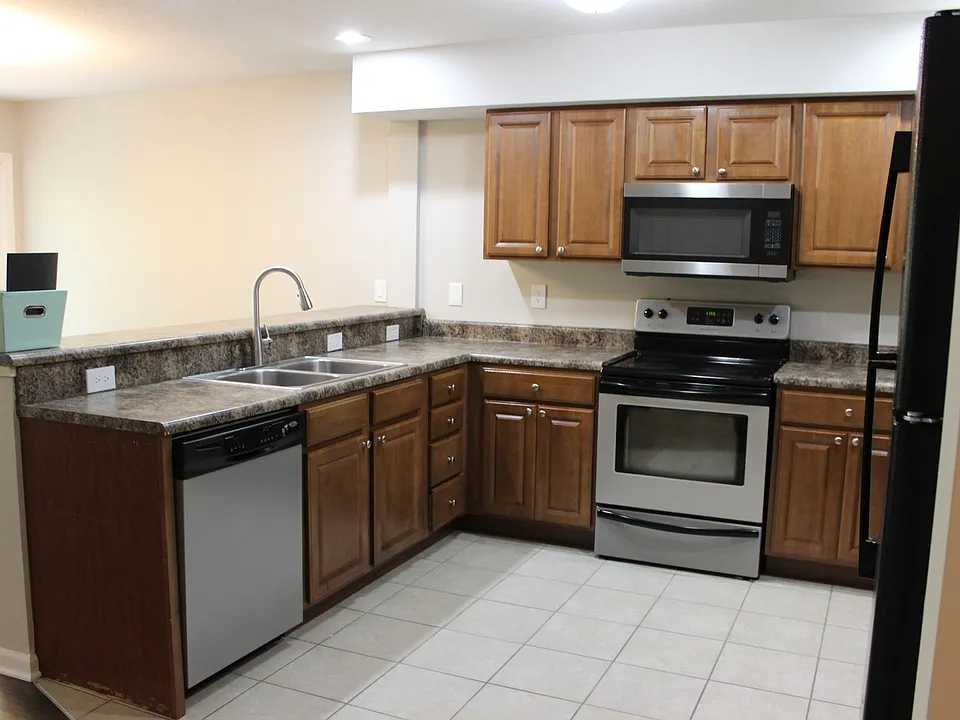 1312-1314 White Oak Ln