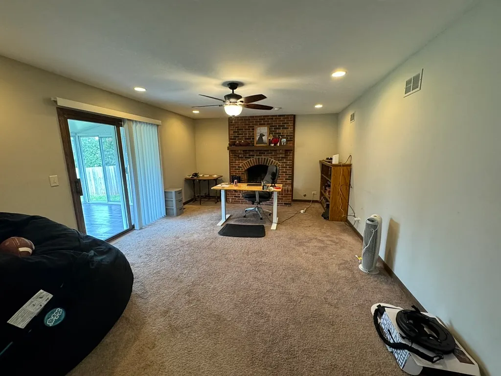 4 bed, 2.5 bath, 2300 sqft, $3,750 — Photo 4