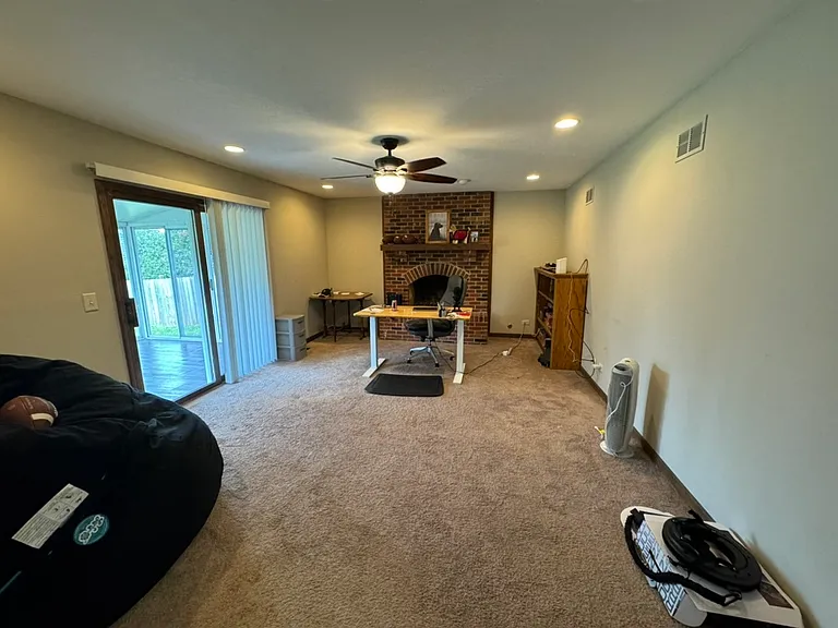1013 E Benton Ave — Photo 4