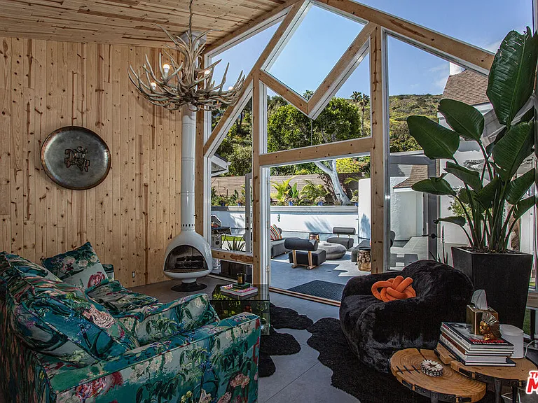 20521 Roca Chica Dr — Photo 16