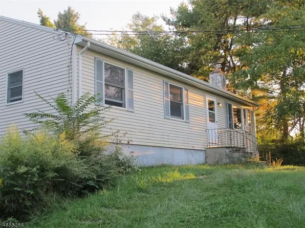 18 Nimbus Dr, Vernon, NJ 07462