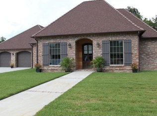 2897 Quiet Oak Pl, Schriever, LA 70395