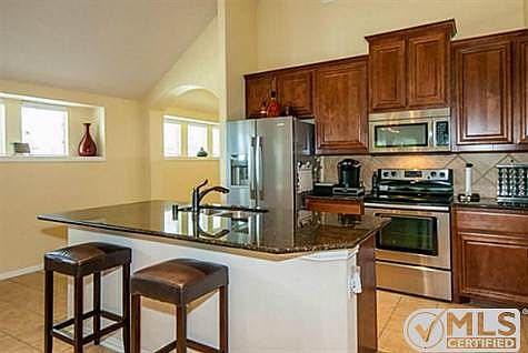 2nd image of 4815 Oakview Dr
