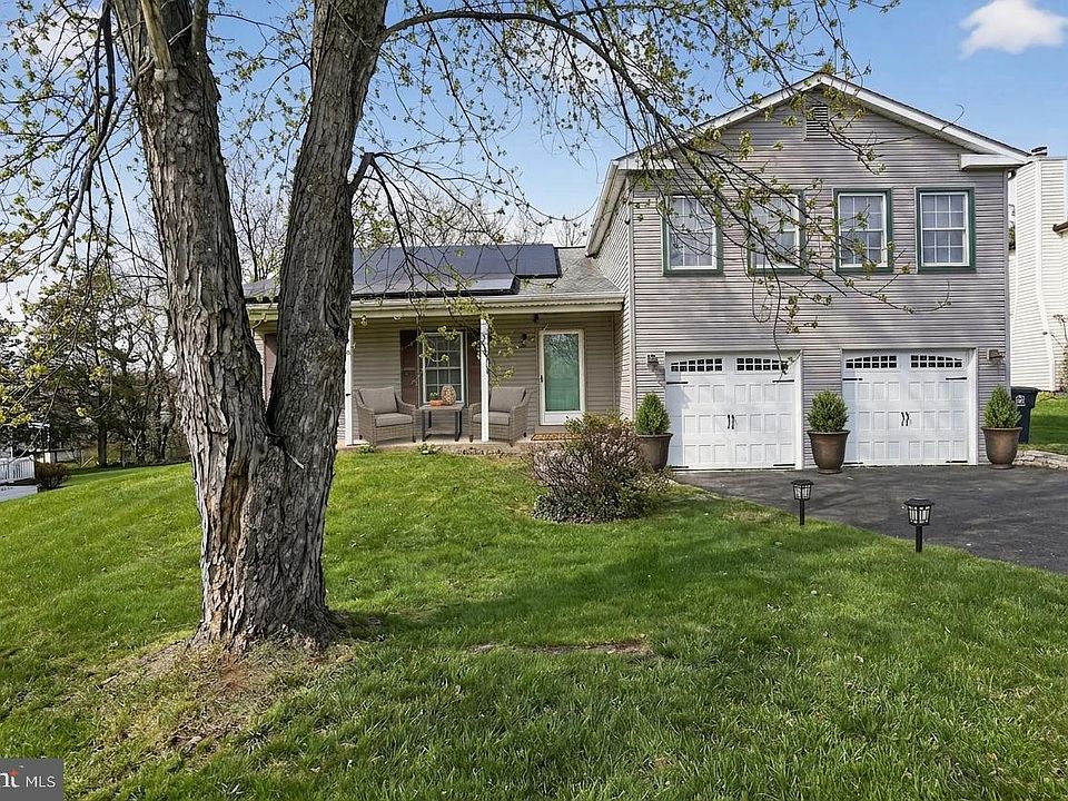 1st image of 306 Lounsbury Ct NE