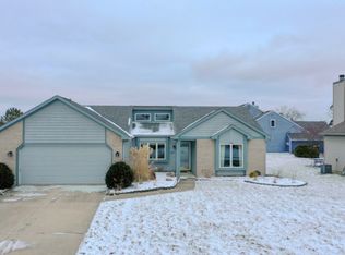 519 Ridge Hill Pl, Fort Wayne, IN 46804
