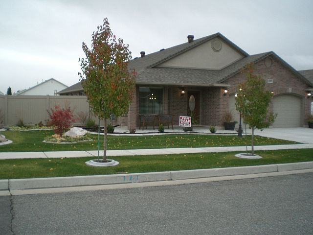 2nd image of 897 W 1680 N