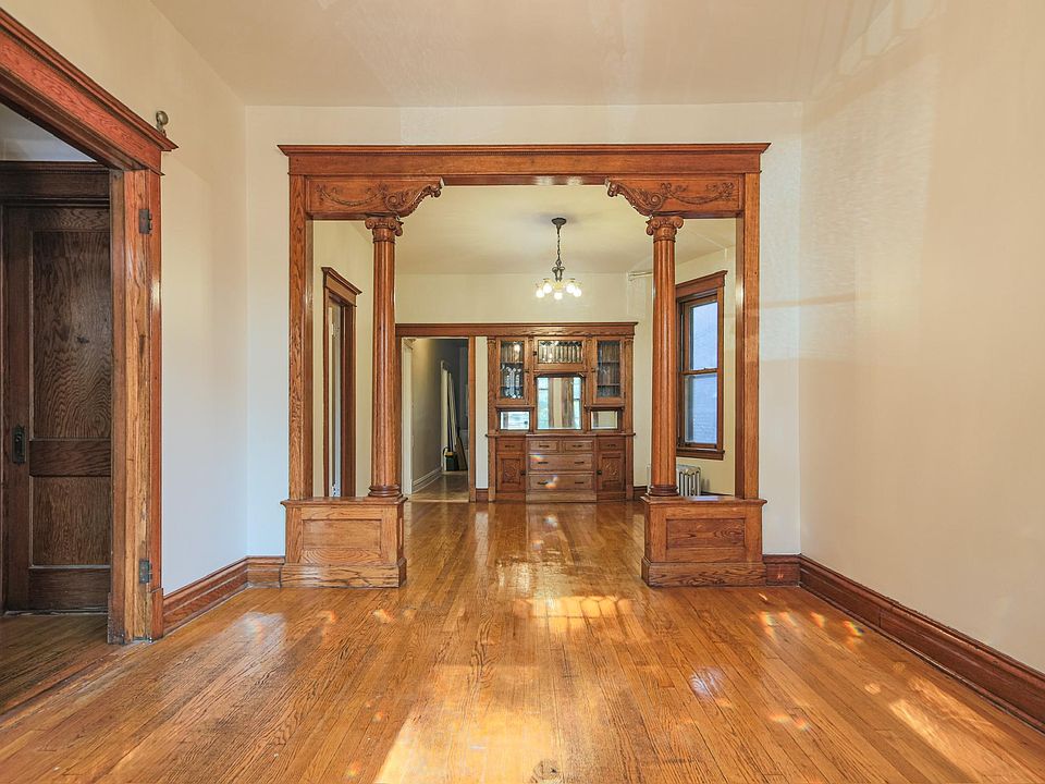 1st image of 2637 N Whipple St #1