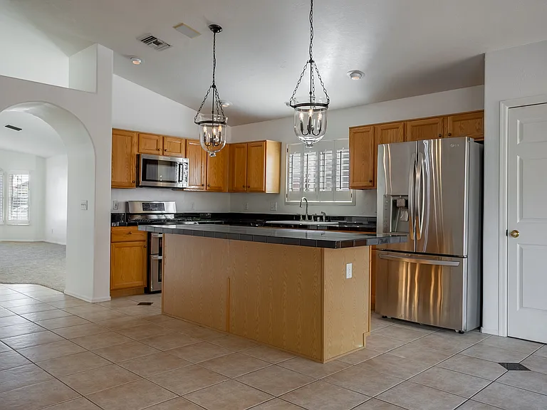 685 W Placita Vega Vis — Photo 6