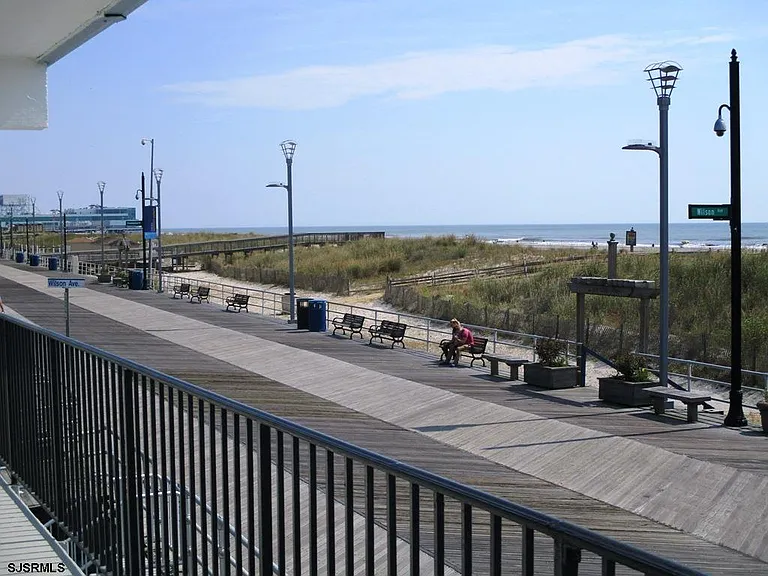 3501 Boardwalk — Photo 7