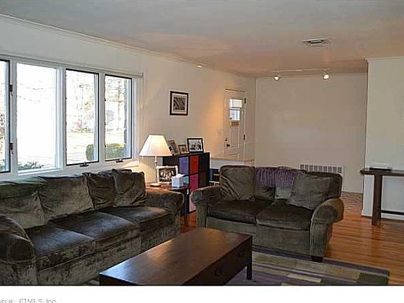 4th image of 83 Tumblebrook Ln