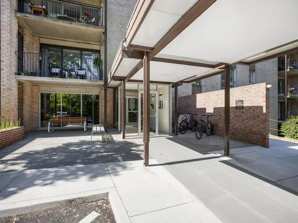 511 1st St N APT 208, Charlottesville, VA 22902