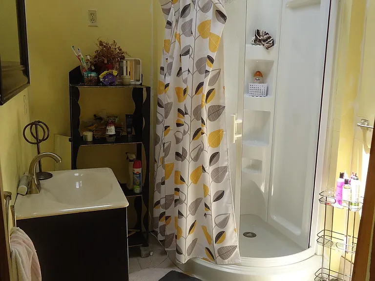 1035 Lincoln St — Photo 3