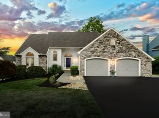 302 Forge Ct, Spring Grove, PA 17362