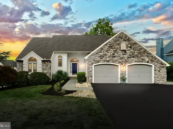 302 Forge Ct, Spring Grove, PA 17362