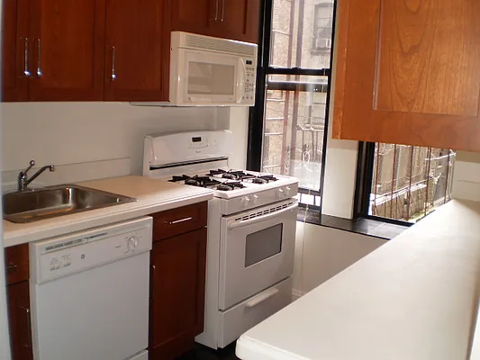 Rented by (Legacy) NY Quality Living Uptown | media 23