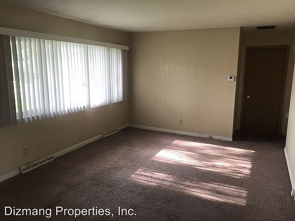 4th image of 1827 S Plaza Ave