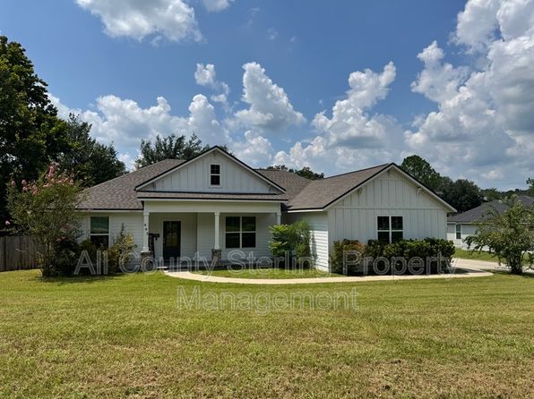 492 NW Forest Meadows Ave