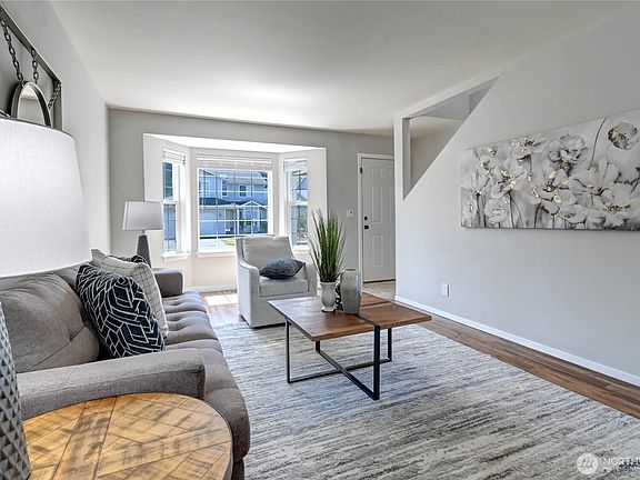 3rd image of 16935 Tulip Lane