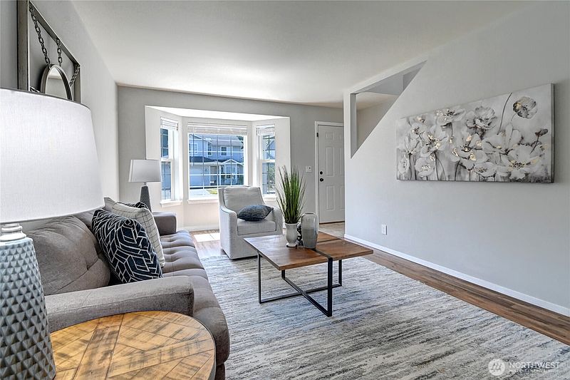 3rd image of 16935 Tulip Lane