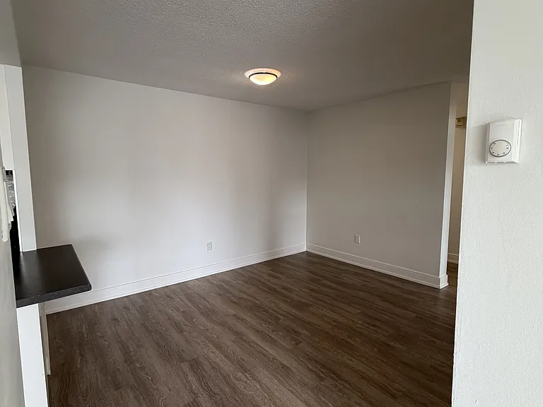 147 Wellington St W #202 — Photo 11