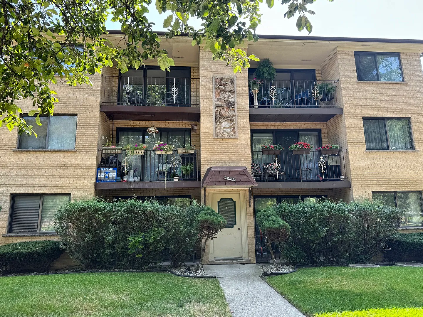3853 N Narragansett Ave APT 301 photo 1