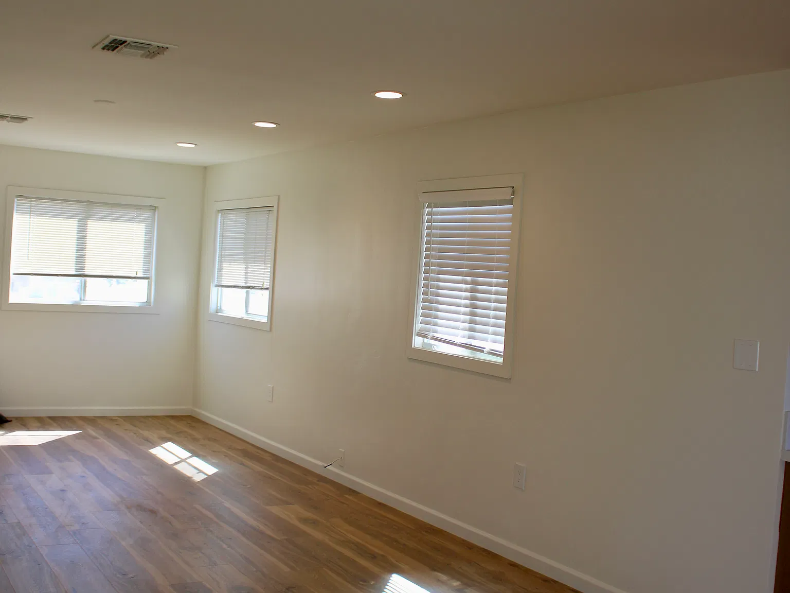 2 bed, 780 sqft, $1,800 — Photo 4