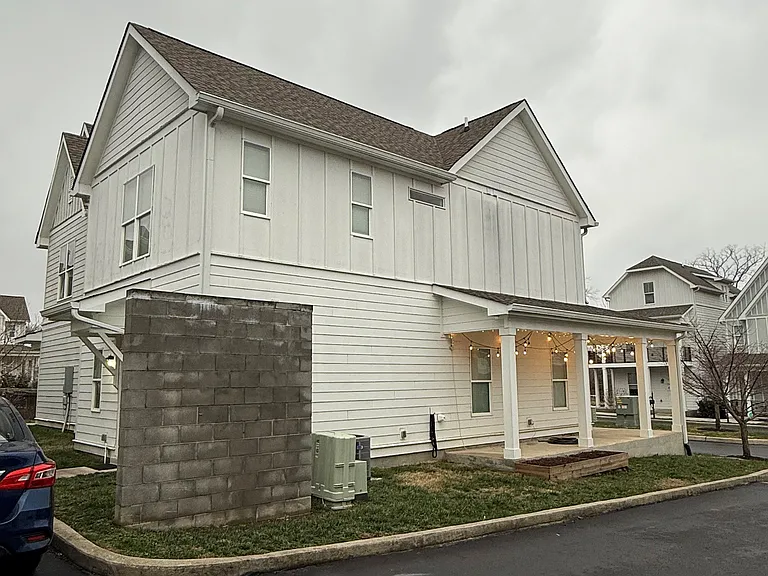 749 Cottage Park Dr — Photo 5