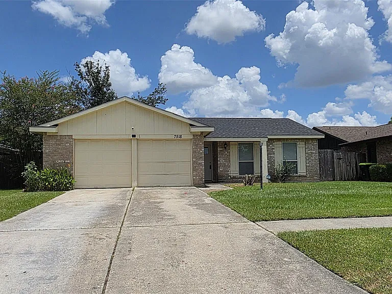 7518 Smiling Wood Ln — Photo 1