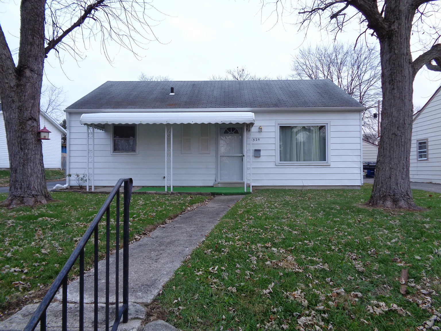 1324 W Main St photo 1