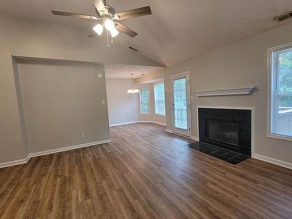 3rd image of 317 Buckeye Dr