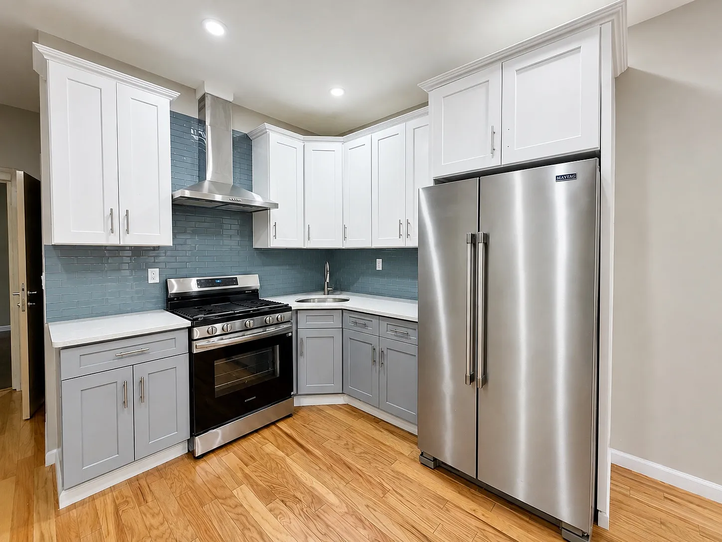 2 bed, $2,850 — Photo 1