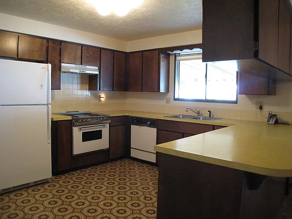 2nd image of 23315 E Valleyway Ave